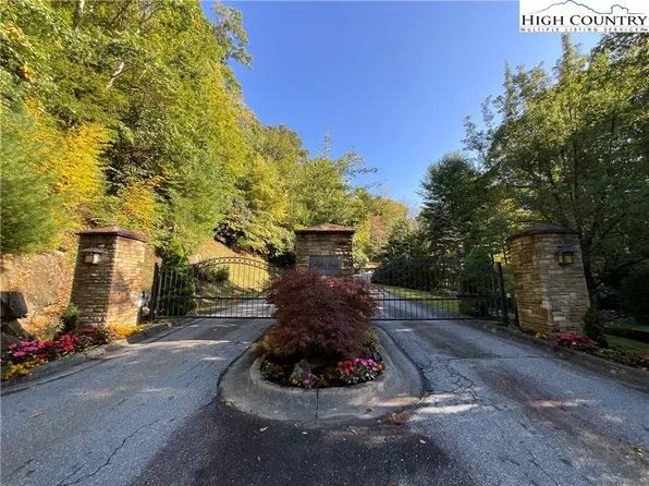 Lot122 W Stone Drive, Blowing Rock, NC 28605