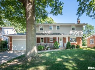 2617 W Castle Ct, Peoria, IL 61614