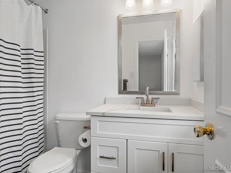 272 Yale Ct — Photo 34