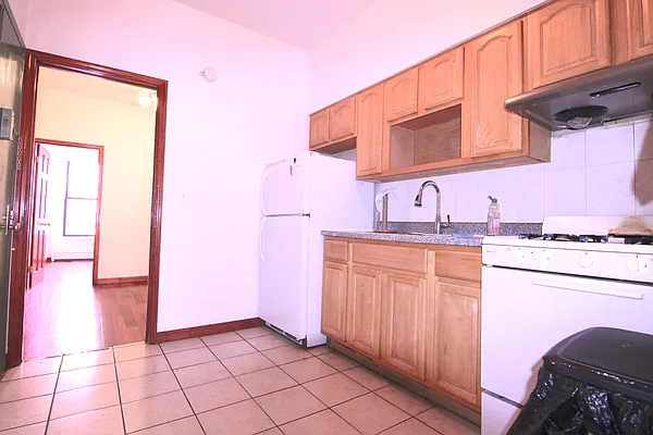 Rented by New Amsterdam Realty Group | media 15