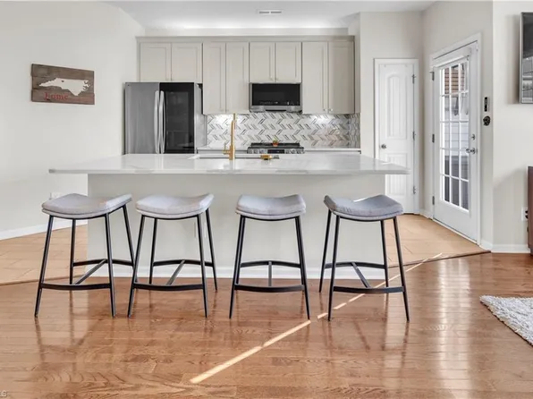 2382 Hartfield Cir, Winston Salem, NC 27103