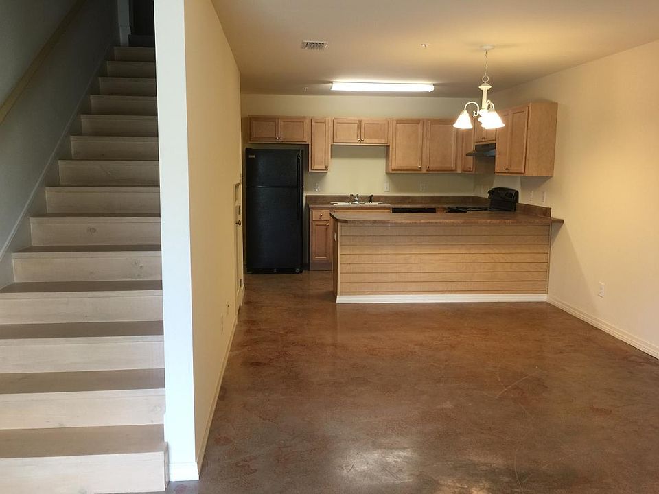 Living/breakfast/kitchen