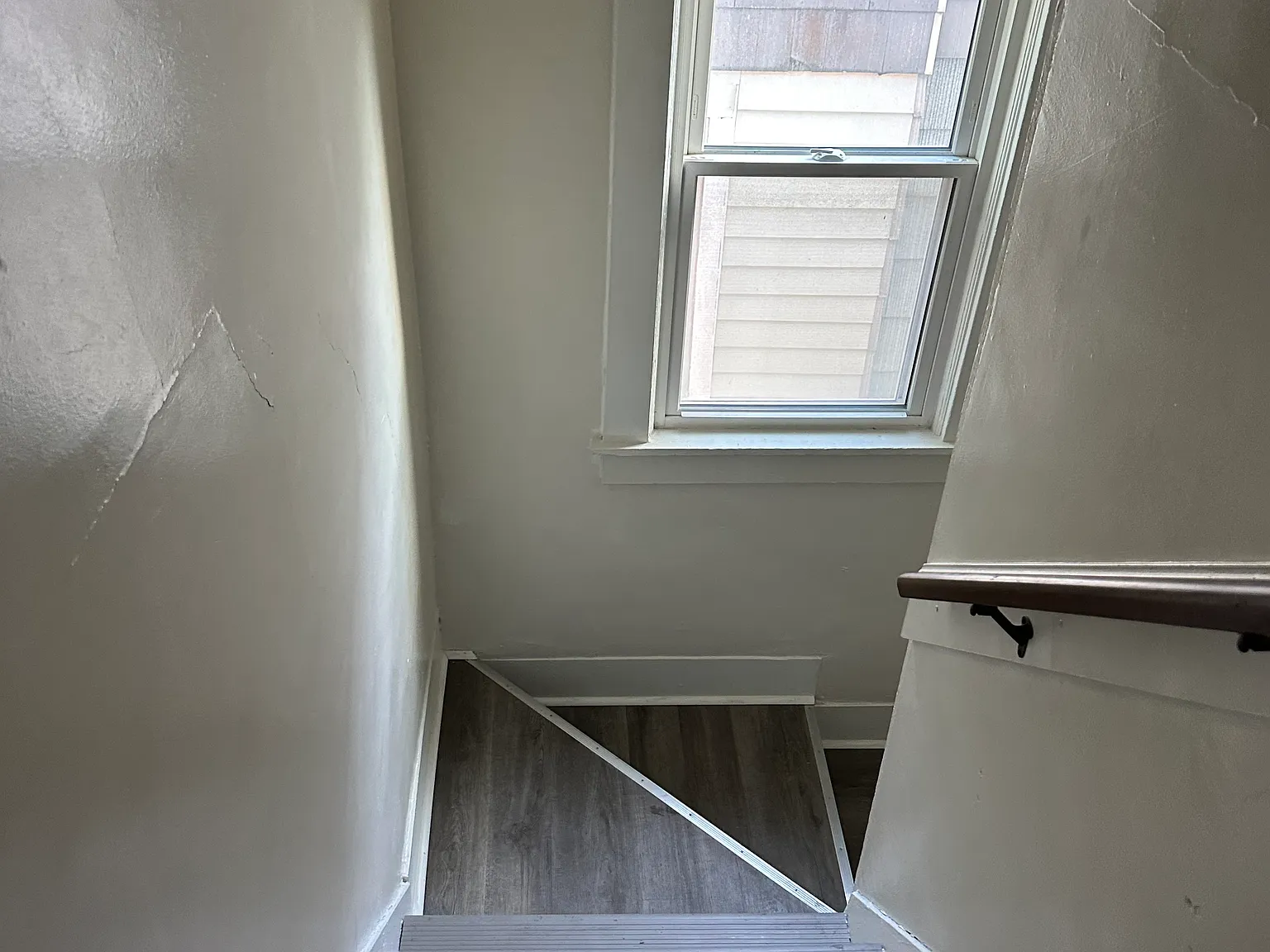 3 bed, 2160 sqft, $1,350 — Photo 4