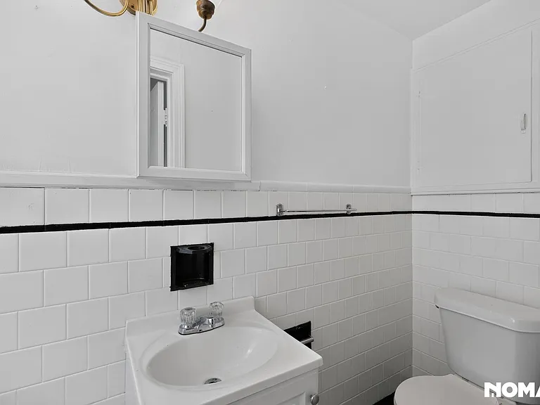 220 Michael Ave — Photo 15
