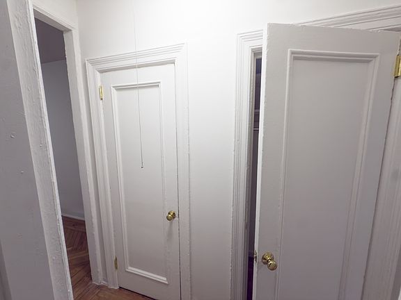 5th image of 214 W 96th St APT 3G