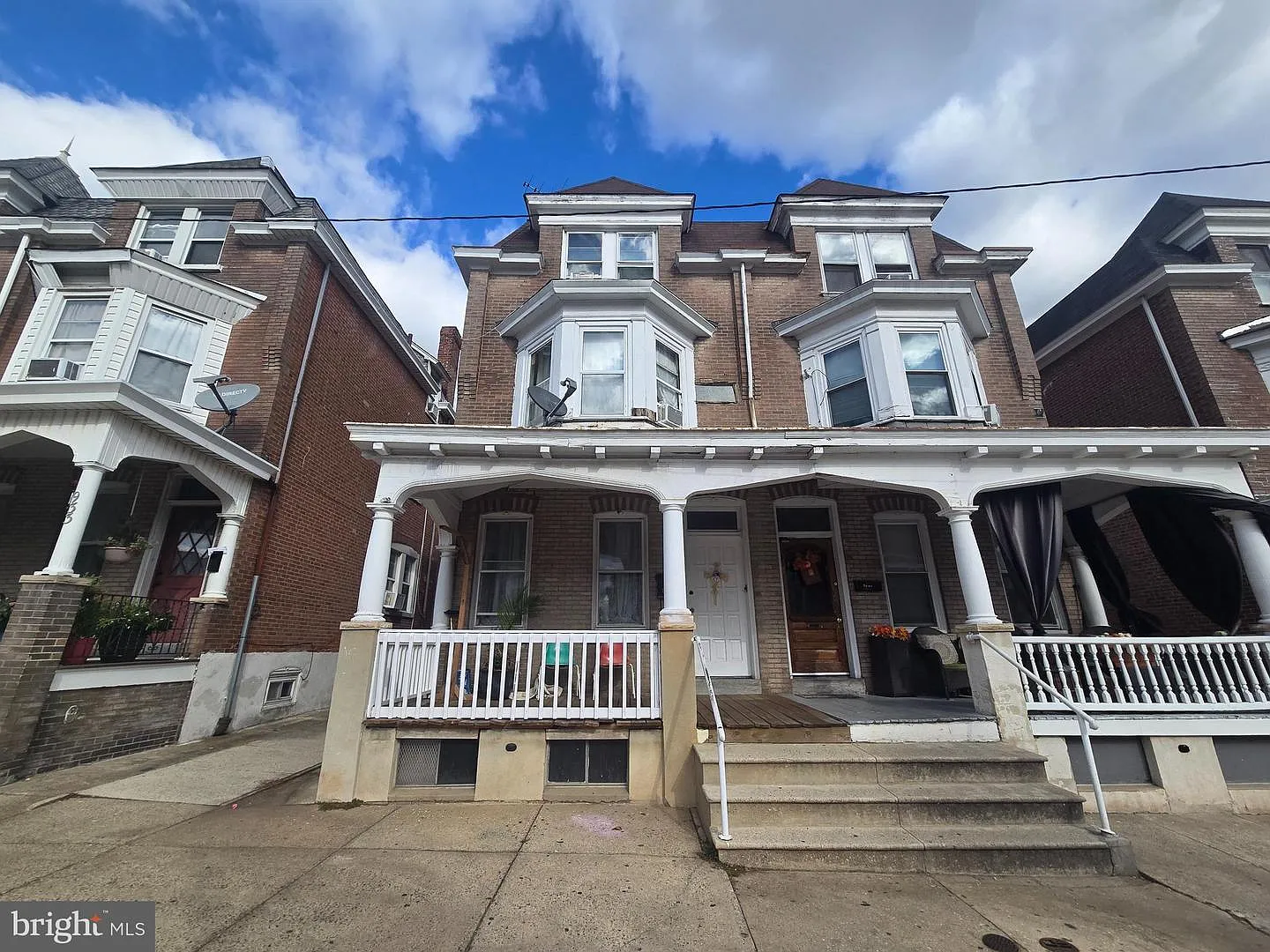 931 W Marshall St photo 1