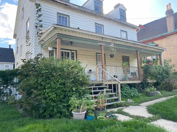 811 W Stephenson St, Freeport, IL 61032