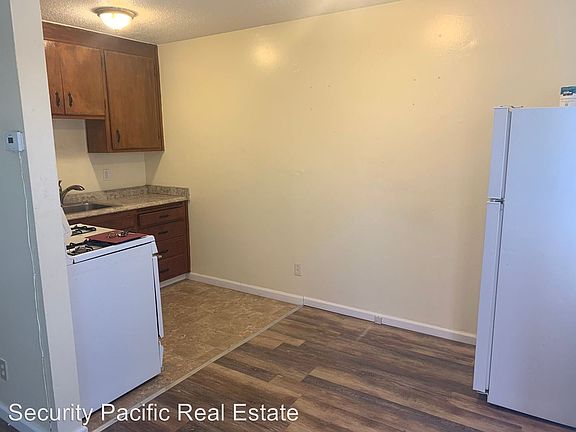 4th image of 943 S 45th St