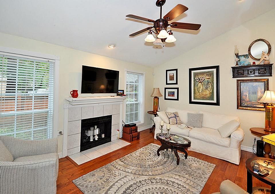 1st image of 2 Willowwood Cir