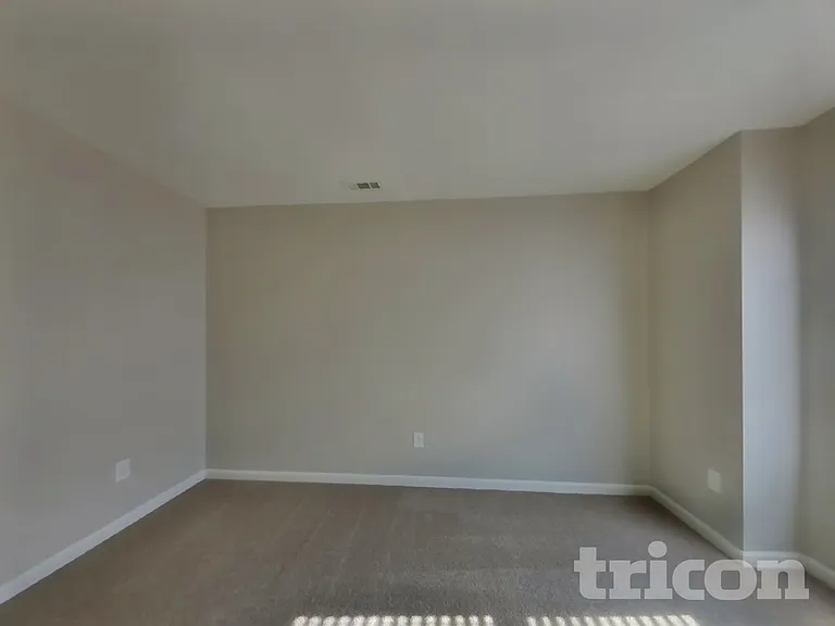 2062 Aragon Ln — Photo 13