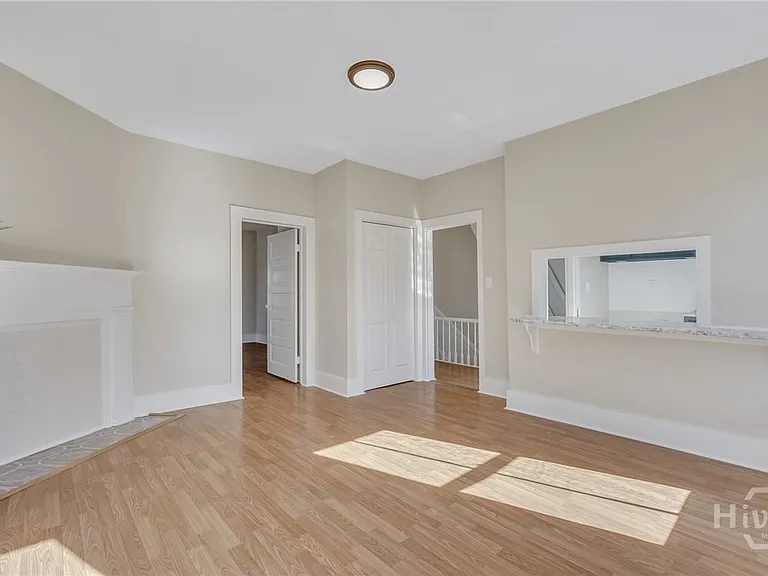 218 W Anderson St #UPPER — Photo 4