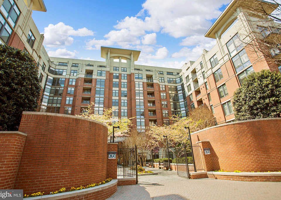 1st image of 1021 N Garfield St APT 1031