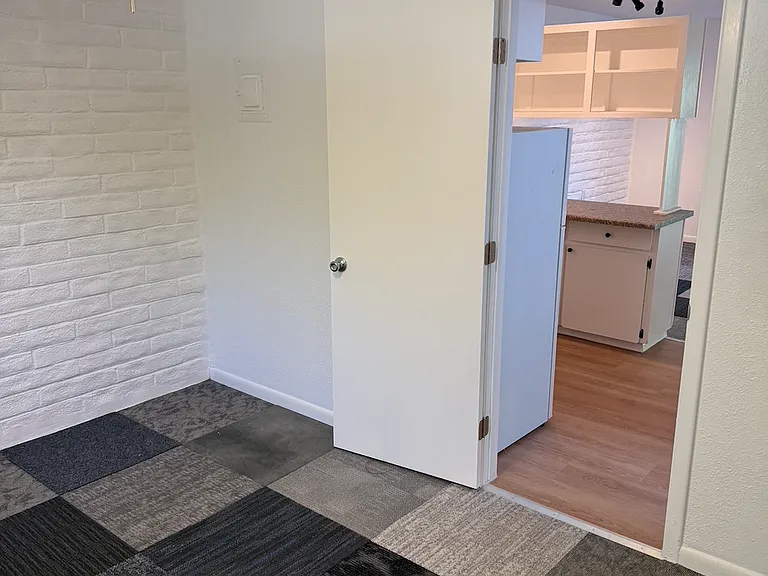 417 Harvard Dr SE #10 — Photo 7