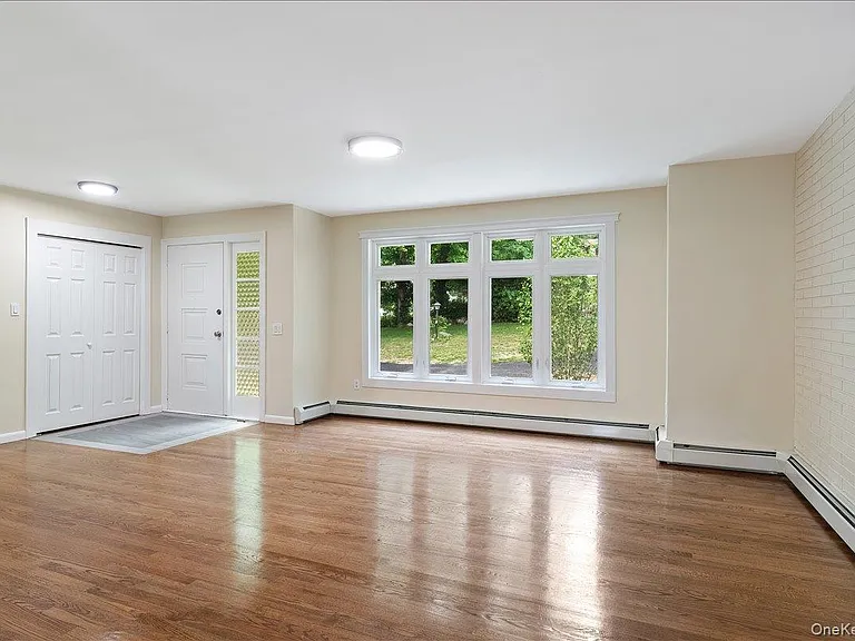 674 Sprout Brook Rd — Photo 6