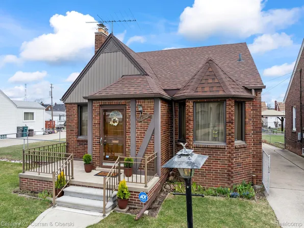 6100 Horger St, Dearborn, MI 48126