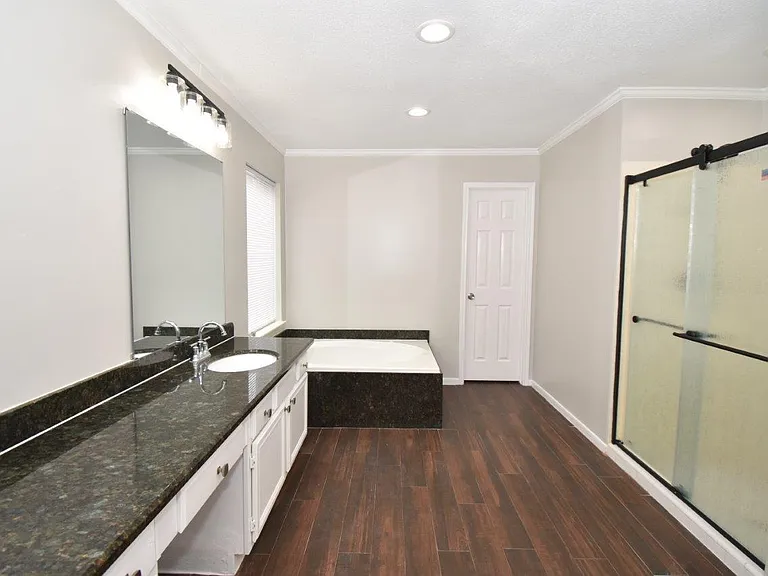 9007 Woodleigh Dr — Photo 9