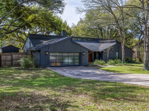 2414 E Rosedale Dr, Brenham, TX 77833