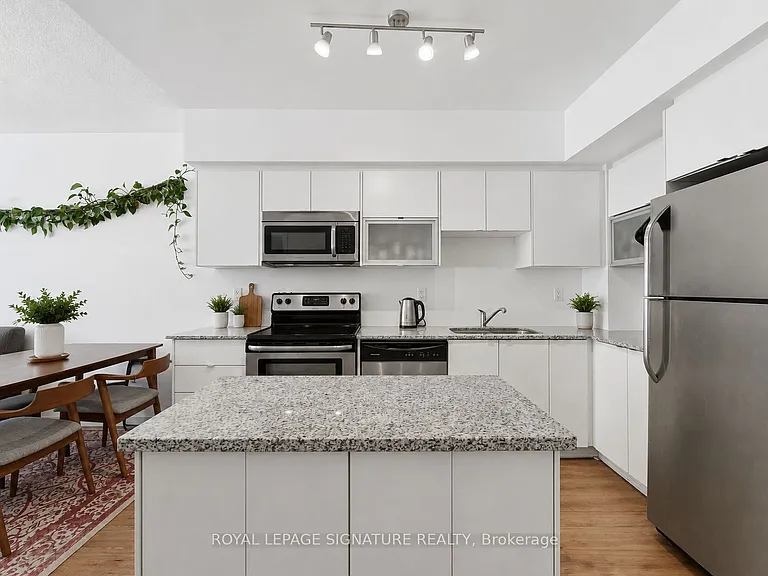 59 E Liberty St #905 — Photo 3
