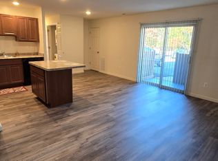 160 Hammarlee Rd APT B, Glen Burnie, MD 21060
