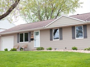1713 Lea Ln, Dubuque, IA 52002