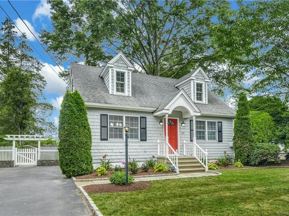 101 Hulls Highway, Fairfield, CT 06890