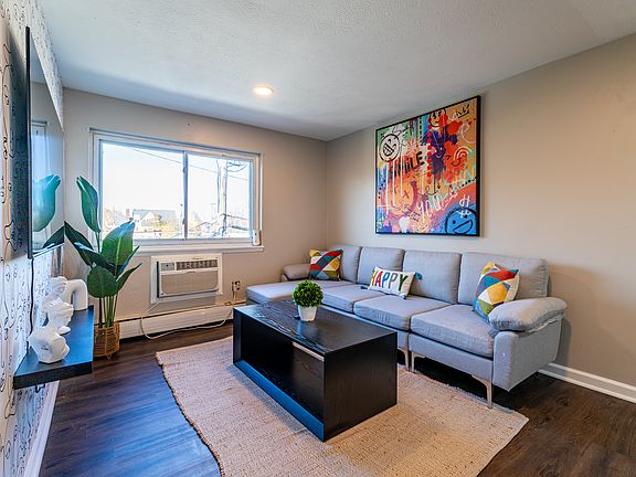 5th image of 3118 W 14th St APT 306