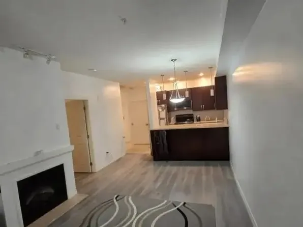 10237 133rd St, Surrey, BC
