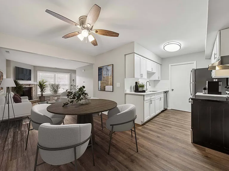 Haven on Long Grove — Photo 31