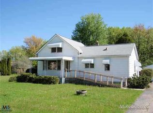 8810 Vernier Rd, Fair Haven, MI 48023