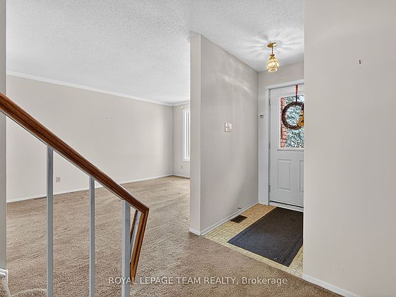 3rd image of 97 Huntsman Cres