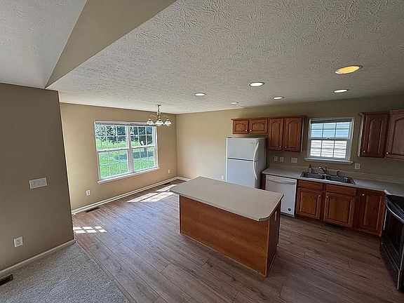 5th image of 2712 Fieldbrook Ct