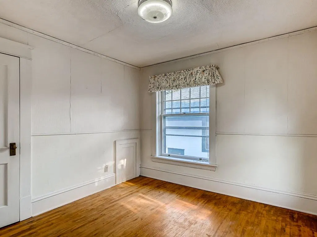 5 bed, $3,000 — Photo 2