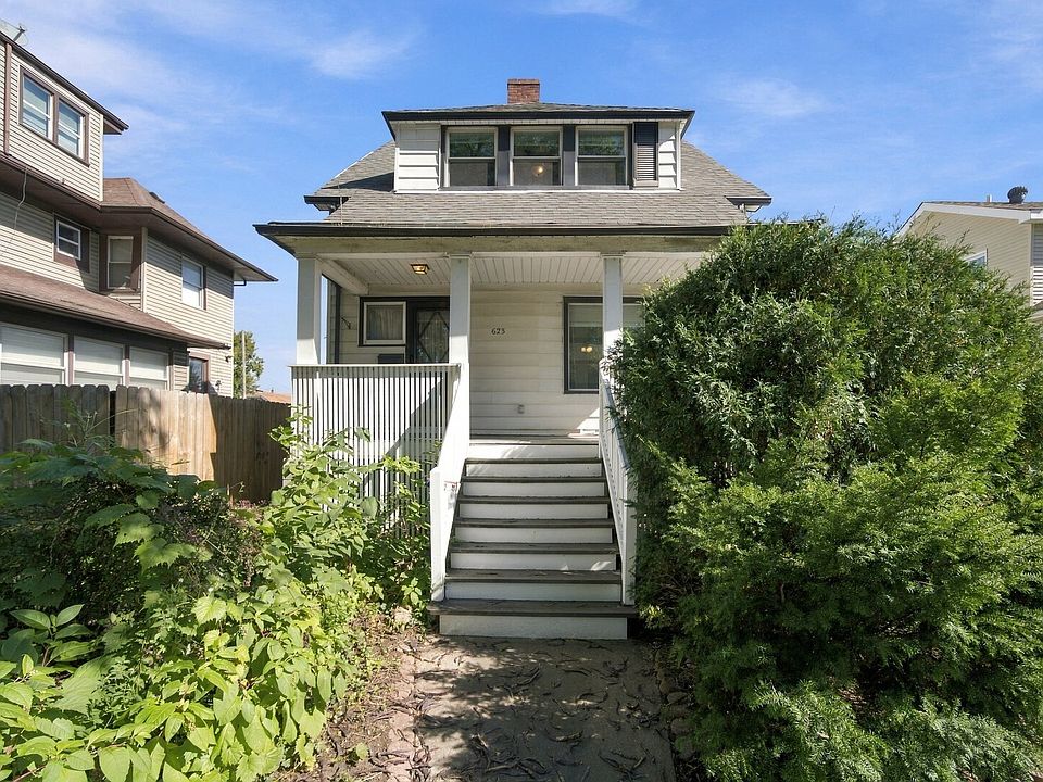 1st image of 623 S 17th Ave