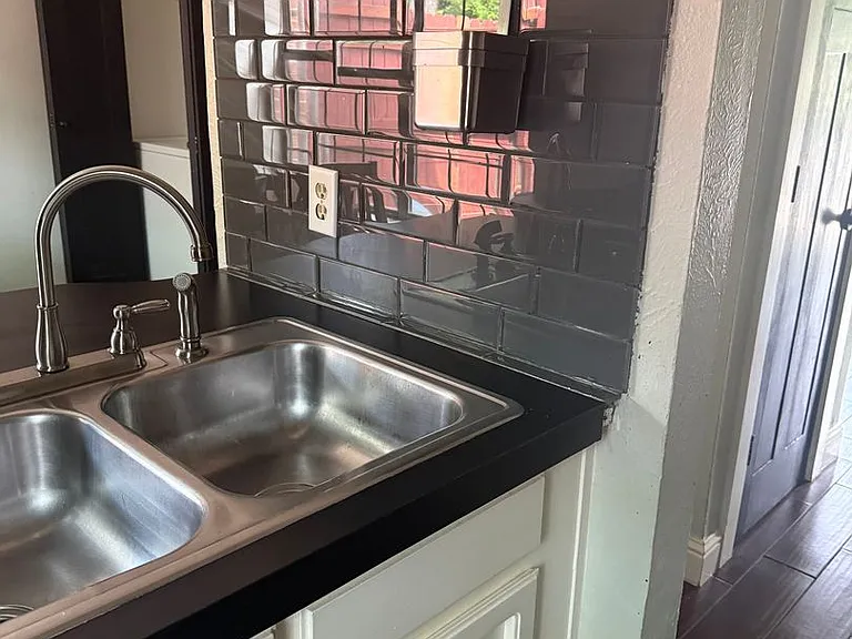 716 W Mulberry St — Photo 19