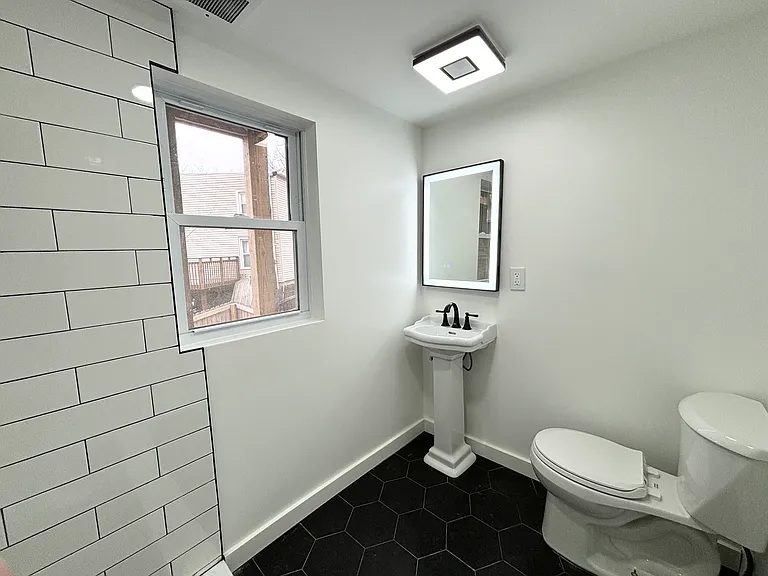 165 W Main St #1 — Photo 7