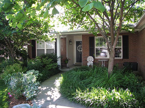 2nd image of 285 Deerfield Ln