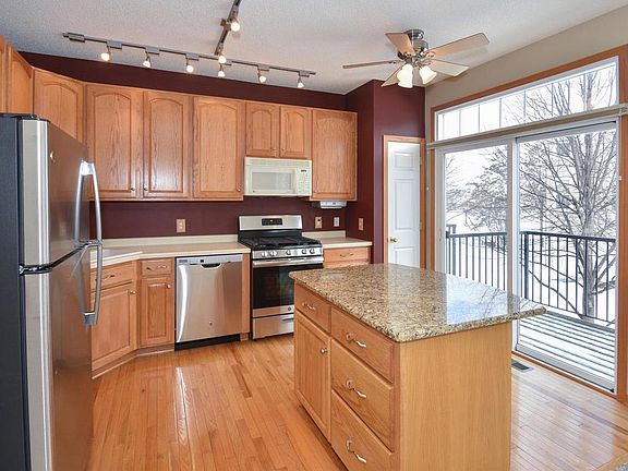 3rd image of 203 Heritage Ln