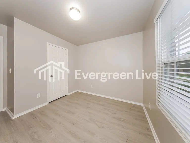 9601 Evie Dr — Photo 13