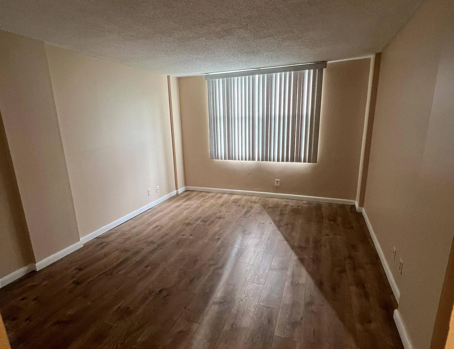 1 bed, 1.0 bath, 750 sqft, $1,800 — Photo 2