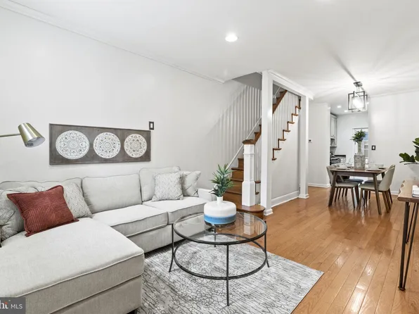 240 Montrose St, Philadelphia, PA 19147