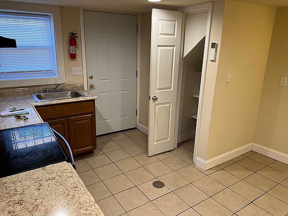 Front Entry / Closet