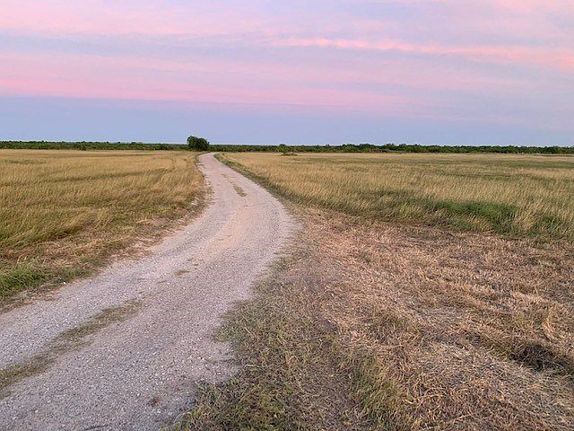 2nd image of 714 Refugio Taft Rd