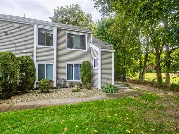 65 Nassau Dr #65, Springfield, MA 01129