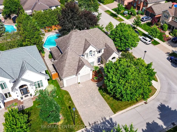 2 Havenwood Way, London, ON N6H 5C2