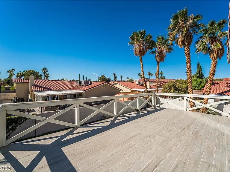 8705 Isola Dr — Photo 19