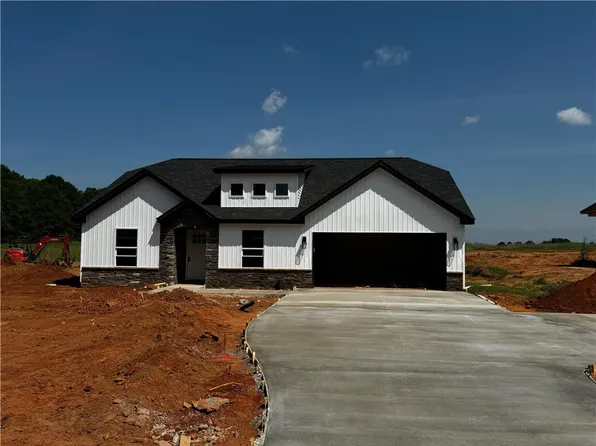 1625 Broadway School Rd, Belton, SC 29627
