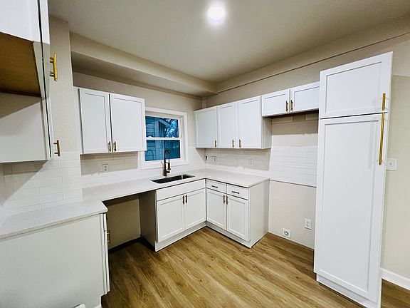 5th image of 3029 Woodland Ave