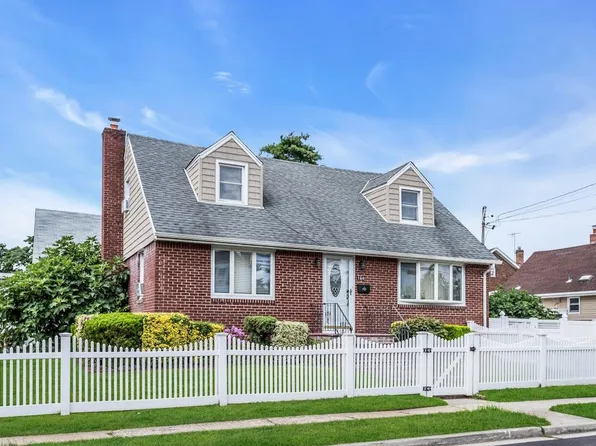 160 Green Street, Valley Stream, NY 11580