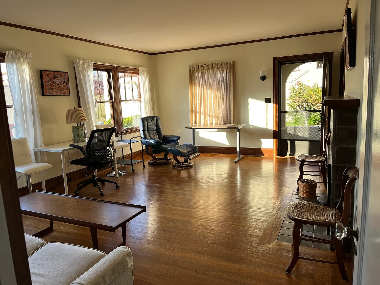 2 bed, 980 sqft, $4,300 — Photo 3