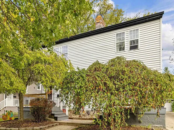 298 Rivard Blvd, Grosse Pointe, MI 48230
